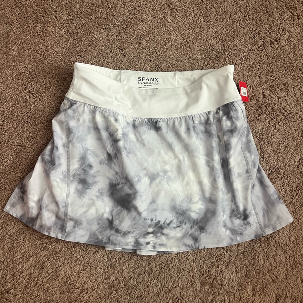 SPANX Cloudy Gray Tie-Dye Skort - Large
